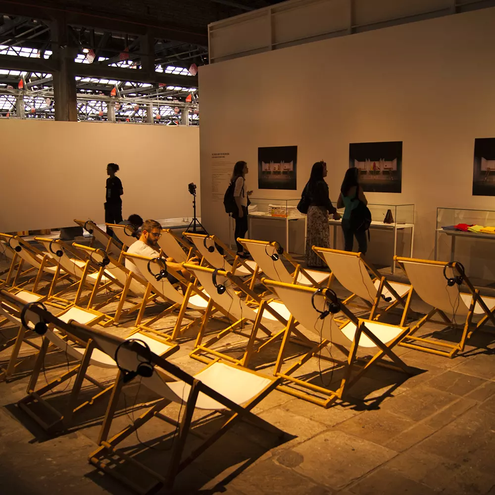 marina-abramovic-the-house-with-ocean-view