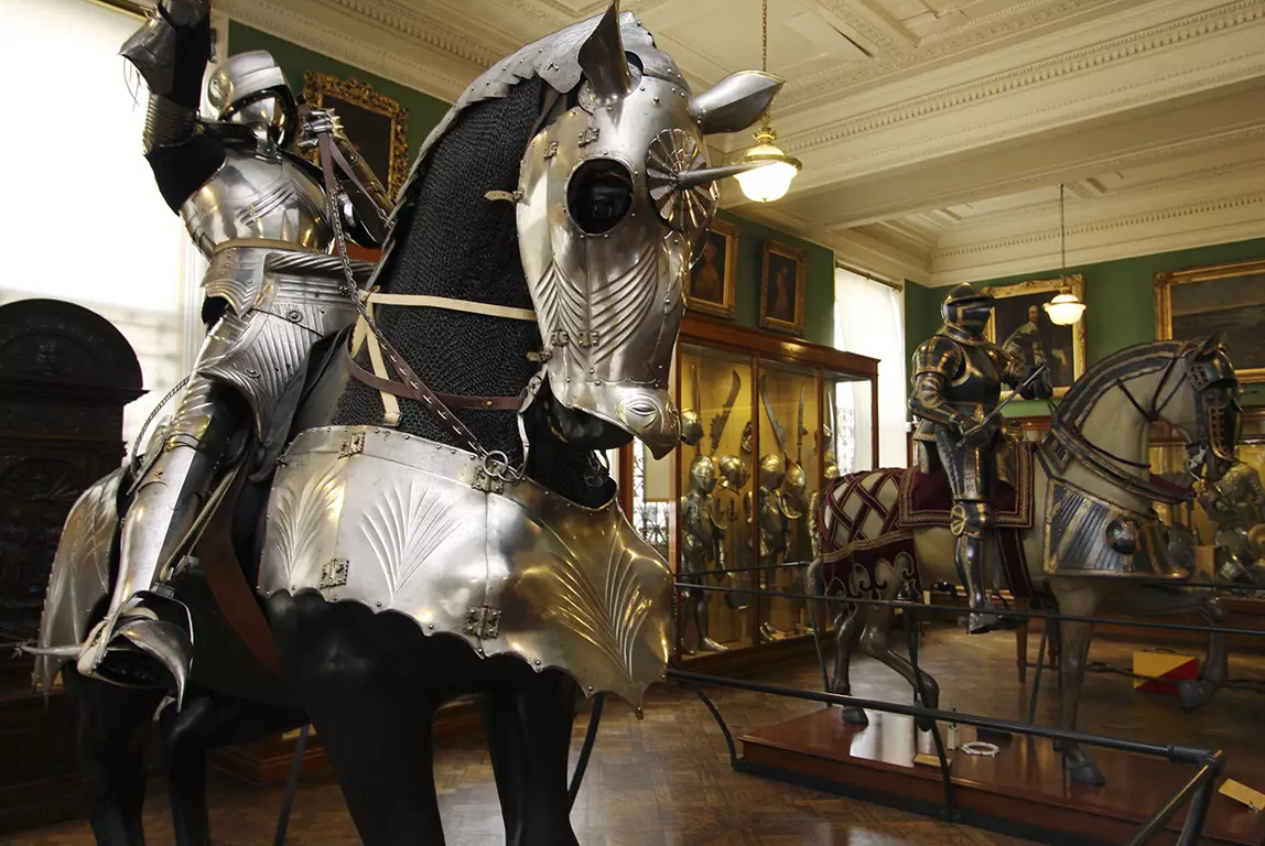 wallace-collection-1200-european-armoury