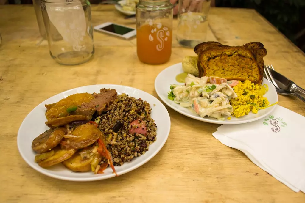 s-simplesmente-vila-madalena-pinheiros-organico-brunch-pao-sem-gluten-granola-1200-1