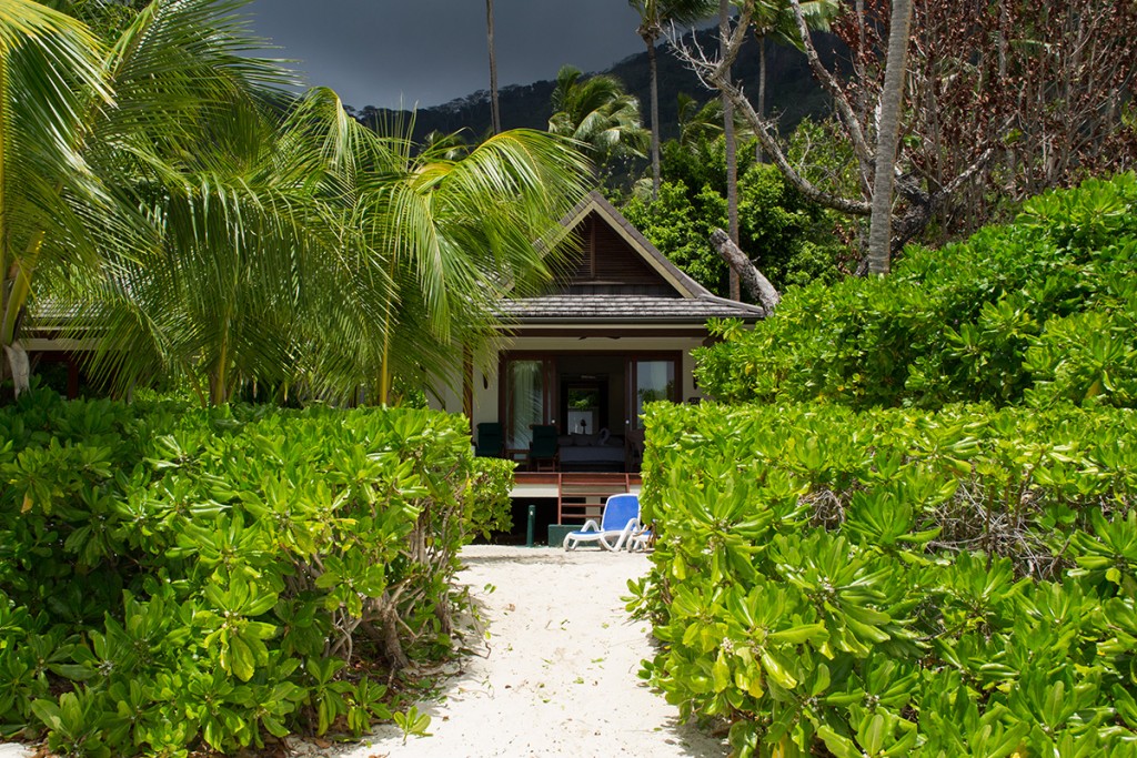 hilton-labriz-hotel-resort-seychelles-silhouette-1200-12