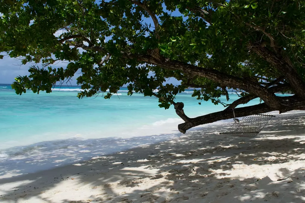 hilton-labriz-hotel-resort-seychelles-silhouette-1200-15