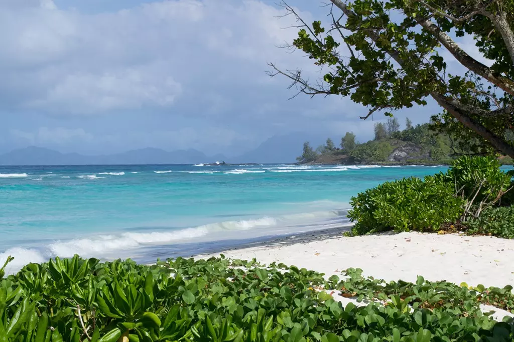 hilton-labriz-hotel-resort-seychelles-silhouette-1200-31