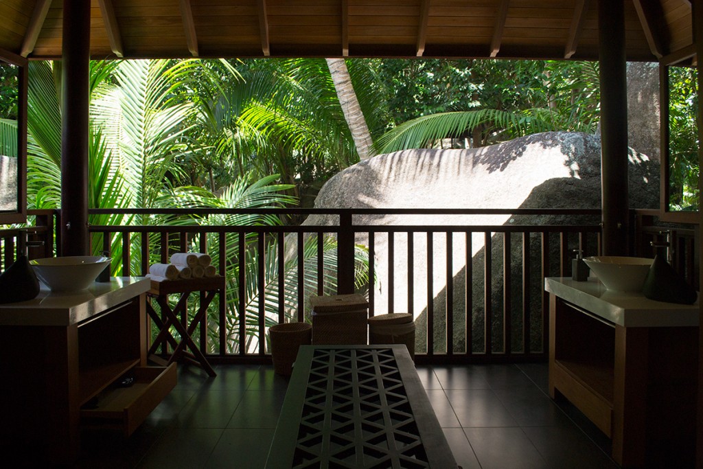 hilton-labriz-hotel-resort-seychelles-silhouette-1200-4