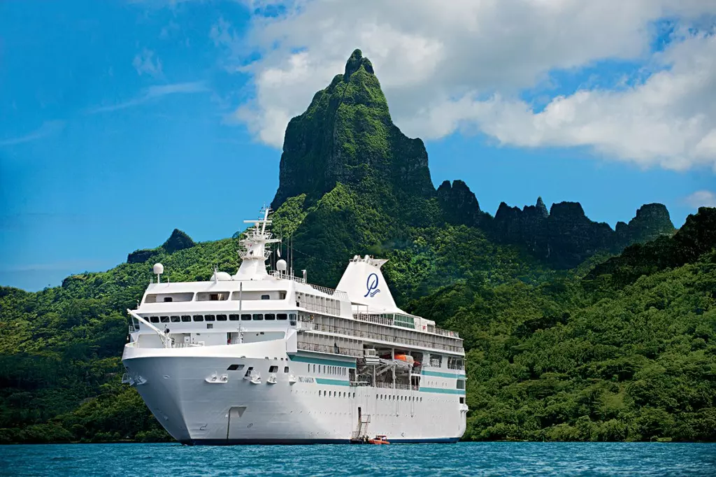 Built specifically to navigate the islands of French Polynesia, The Gauguin features a small size that allows her to maneuver from open ocean to shallow lagoon as nimbly as a yacht.